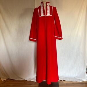 vtg red flannel white lace trim vassarette maxi robe classic warm winter